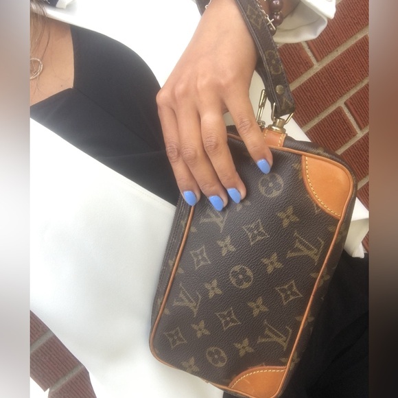 Louis Vuitton Handbags - Authentic Louis Vuitton Wristlet